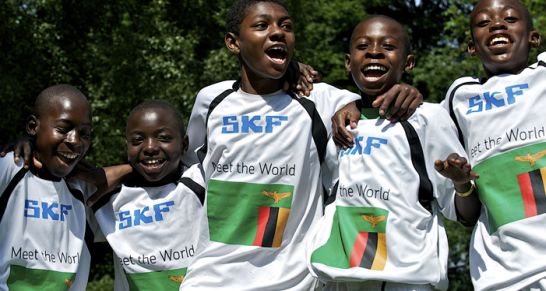 Nachwuchskicker aus über 75 Ländern nehmen am SKF „Meet the World“-Turnier teil, darunter auch Fußballer aus Sambia.
Bild: SKF
