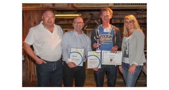 Bild v.l.n.r.: Thomas Kleist (Matthies), Matthias Jüstel (Johnson Controls), Raphael Winand (Autoschmiede Ringsberg) und Nicole Schinkel (Johnson Controls). Bild: (ATR)