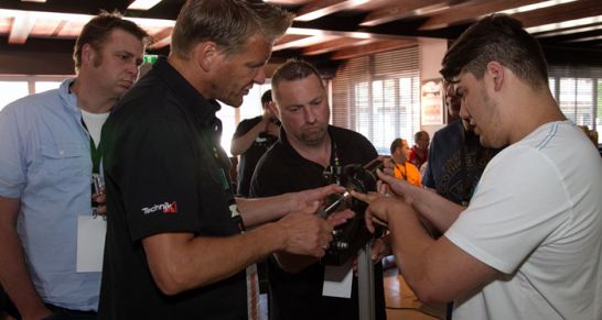 Auf den Werkstattevents geben die Spezialisten von Schaeffler Automotive Aftermarket jede Menge Tipps und Tricks für den fachgerechten Produkteinbau und -ausbau.