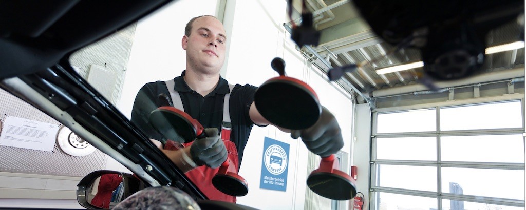 Das lukrative Geschäft mit dem Scheibenservice