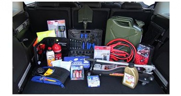 Sicher-unterwegs-–-Das-perfekte-Survival-Kit-fürs-Auto.jpg