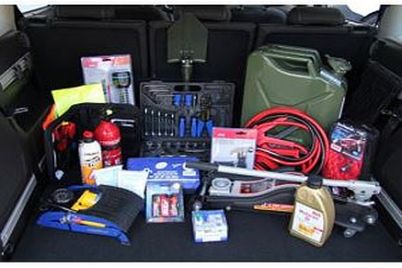 Sicher-unterwegs-–-Das-perfekte-Survival-Kit-fürs-Auto.jpg