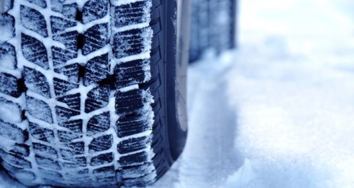 atu-autofahrer-winter-schnee-eis-kälte.jpg