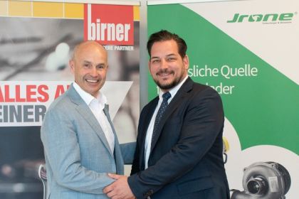 birner-exklusiv-bei-birner-turbolader-von-jrone-franzlettner-dirkkoenig-handshake-1.jpg