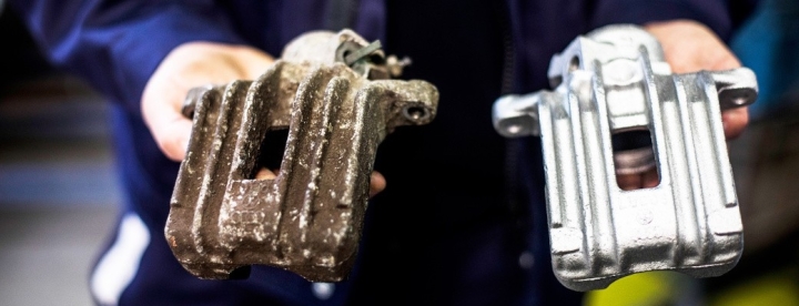 borg-automotive-reman-erhalt-den-deutschen-nachhaltigkeitspreis-2025-brake-caliper-before-and-after-remanufacturing-borg-automotive-reman-1.jpg