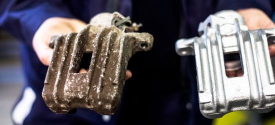 borg-automotive-reman-erhalt-den-deutschen-nachhaltigkeitspreis-2025-brake-caliper-before-and-after-remanufacturing-borg-automotive-reman-1.jpg