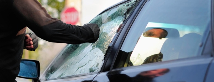 carglass-achtung-lebensgefahr-was-tun-wenn-kinder-und-tiere-bei-hitze-im-auto-eingeschlossen-sind-hitze-im-auto-1.jpg
