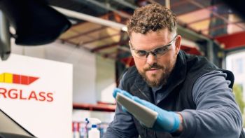 carglass-autoglasversiegelung-klare-sicht-dank-nano-effekt-carglass-tech-news-scheibenversiegelung-1.jpg