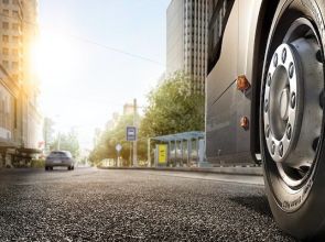 MAN E-Busse testen Conti Reifen