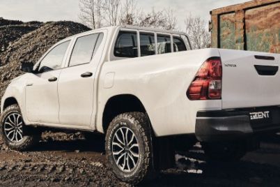 dezent-kc-toyota-hilux-2023720.jpg