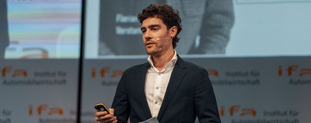 florian-hofmann.jpg