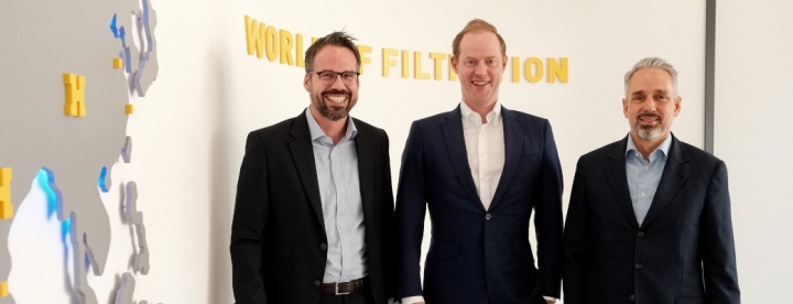 hengst-filtration-prasentiert-neuen-cfo-jorg-schroeder-2025-cfo-jorg-schroeder-christopher-heine-jens-rottgering-pr-1.jpg