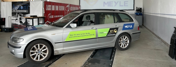 kfz-rockstars-nachhaltiger-kilometerkonig-alter-bmw-e46-wird-dank-kfz-profis-und-modernem-kraftstoff-zum-oko-kracher-1-1.jpg