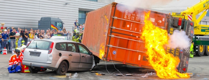 nufam-2025-die-nutzfahrzeugmesse-fur-trucker-rettungskette-bilder-messe-karlsruhe-juergen-roesner-6-1.jpg