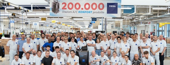 texa-feiert-200000-produzierte-klimaservicestationen-der-konfort-serie-700texa-200milakonfort-prodotte-anhang-w1024-h683-1.jpg